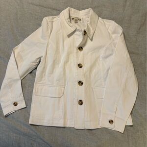 Appleseed's white jacket